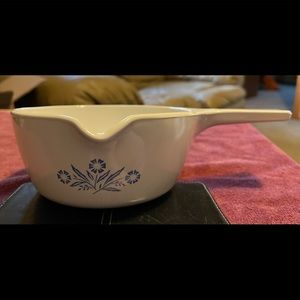 Corning Ware Blue Cornflower P-89-B 2.5 cup saucepan with pour spout. No Lid VTG